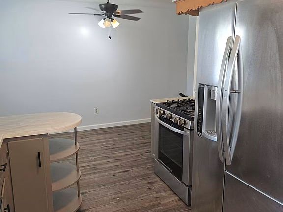 3rd image of 2533 Lincoln St
