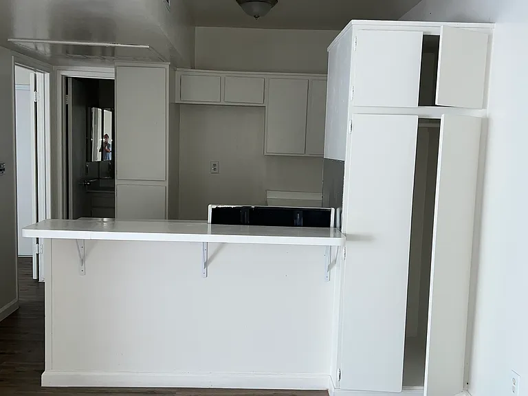 Lennox Lanai Apartments — Photo 58