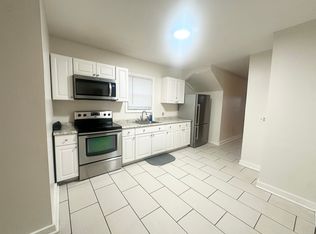 17 Florence St, Bridgeport, CT 06607