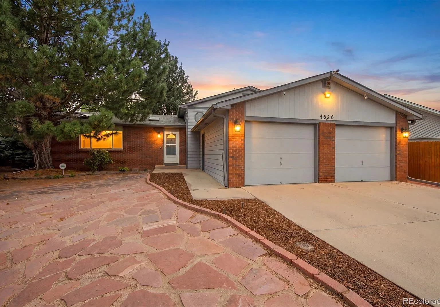 3 bed, 2.5 bath, 2046 sqft, $2,600 — Photo 1