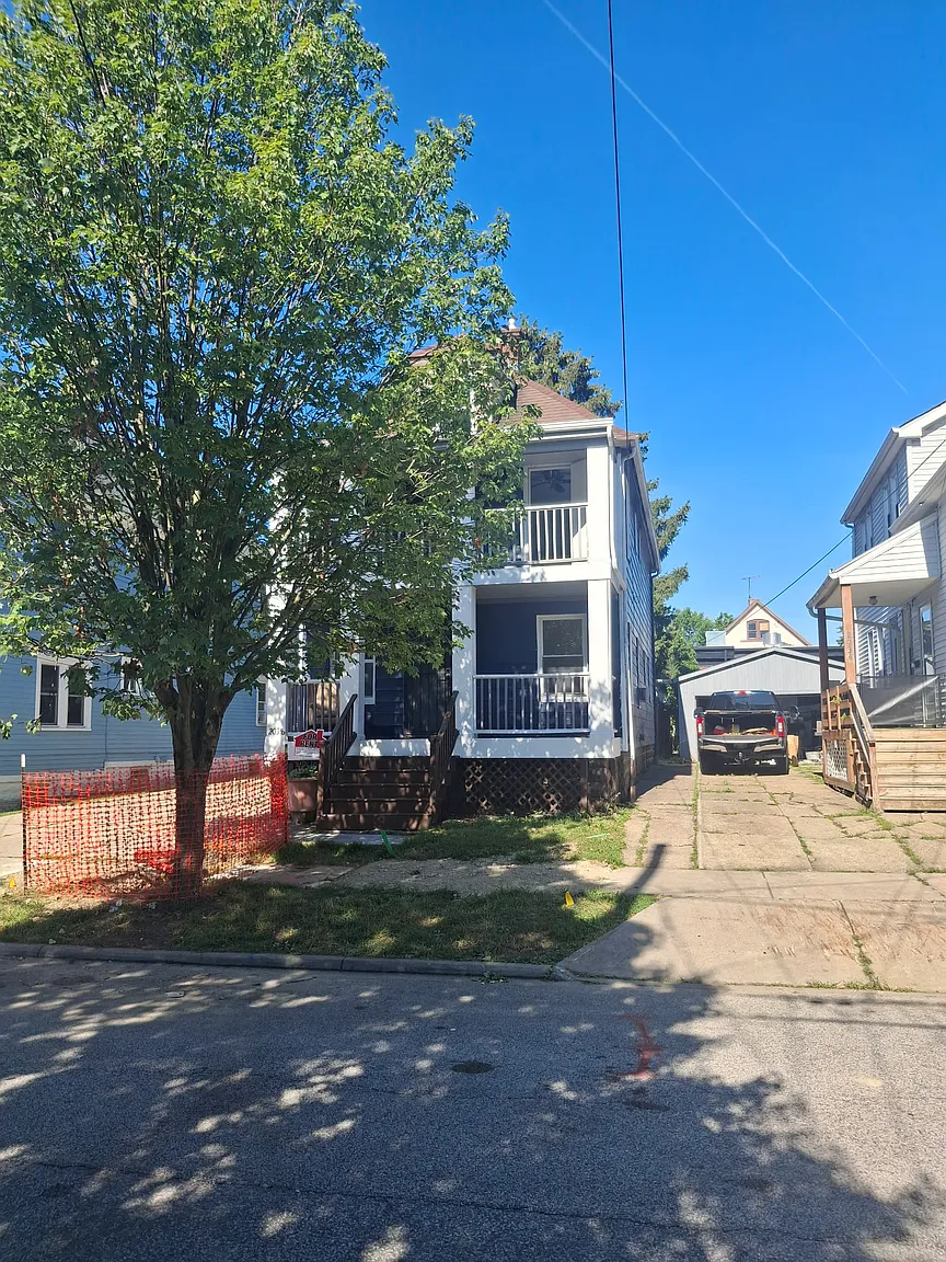 2038 Robin St #Up photo 1