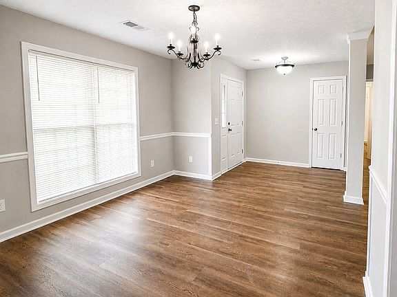 5th image of 132 Lee Road 2126