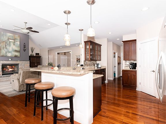 5th image of 26924 N Greenview Dr