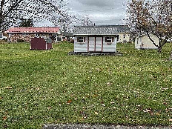 3rd image of 808 Terrace Dr