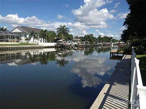 On canal w Bay Access