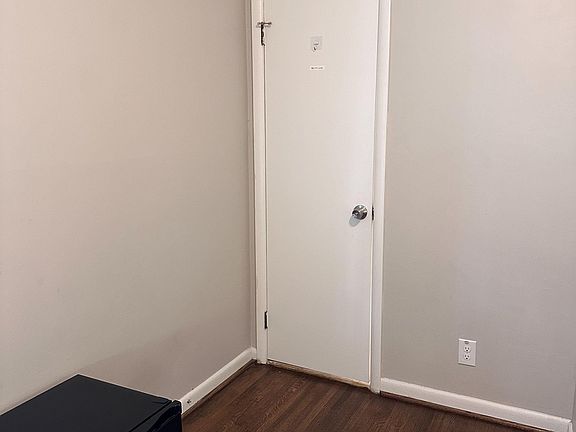 Jack & Jill Entrance.