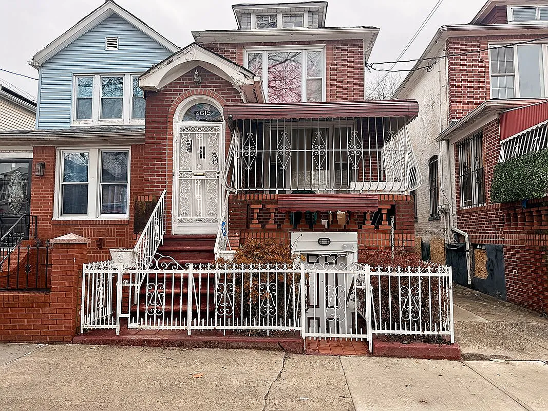 4615 Foster Ave photo 1
