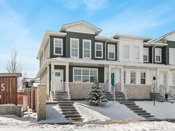408 W Lakeview Dr, Chestermere, AB T1X 2A4