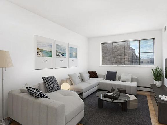 2nd image of 3511 N Pine Grove Ave #305