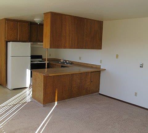3rd image of 209 N McPherson St APT 3