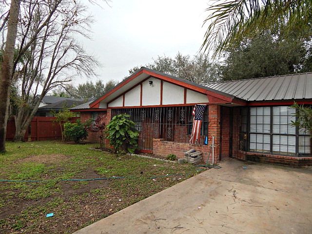 1st image of 205 Cabana Dr