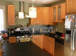 35 Robbins St, Waltham, MA 02453