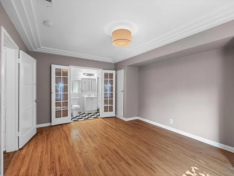 1933 Meridian Ave — Photo 8