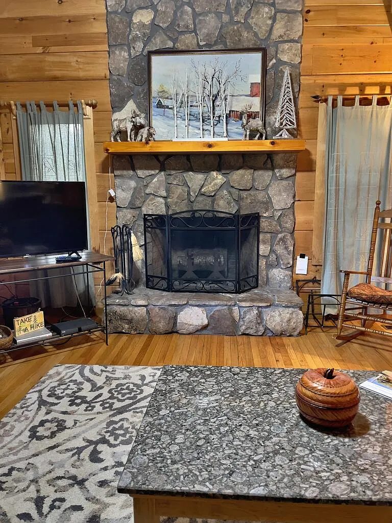 3 bed, 2772 sqft, $1,850 — Photo 3