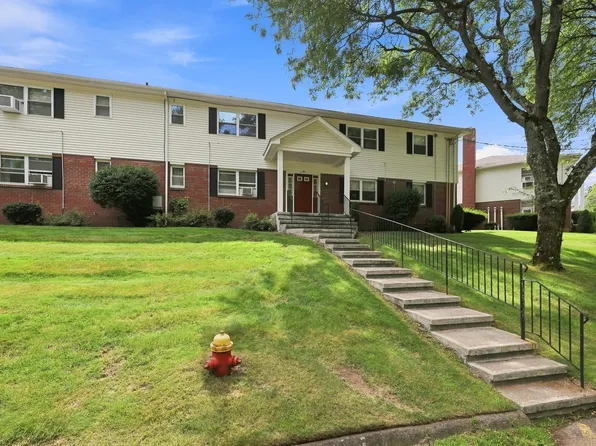 90 Colonial Cir Unit C, Chicopee, MA 01020