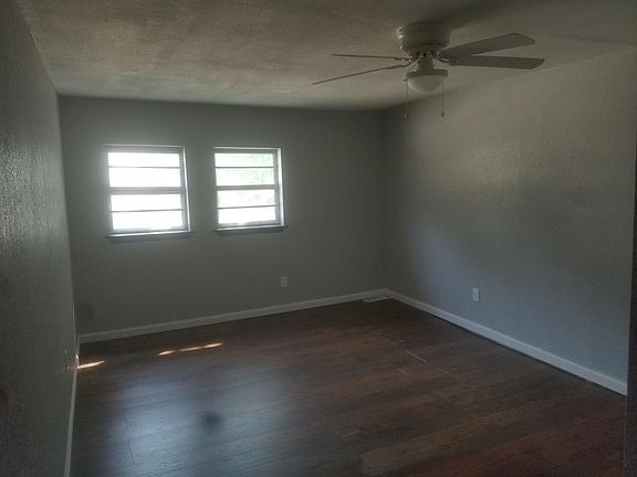 Large Master Bedroom, walk-in closet
