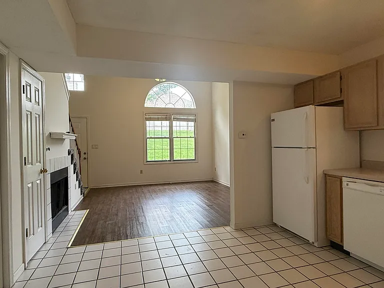 4609 Brandon Woods St — Photo 7