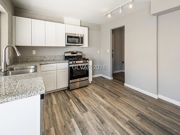 3rd image of 2955 Palora Ave