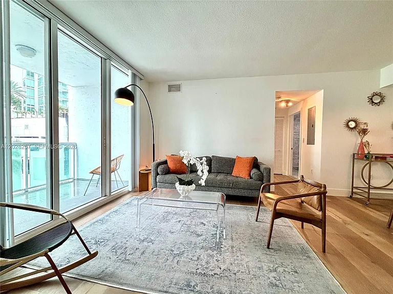 500 NE 29th St #601 — Photo 24