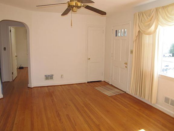 4th image of 204 Troy Ave NE