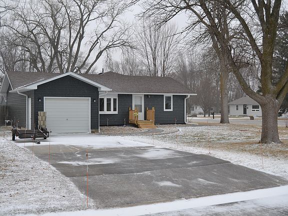 5th image of 530 Hansina Ave