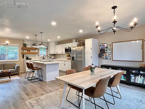 2nd image of 6470 Lehman Dr