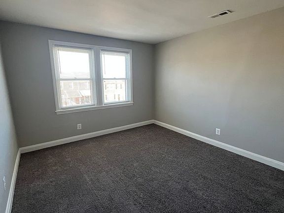4th image of 3611 Ravenwood Ave #2