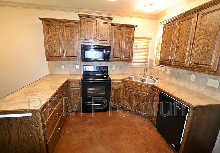 4836 Rollins Rd — Photo 12