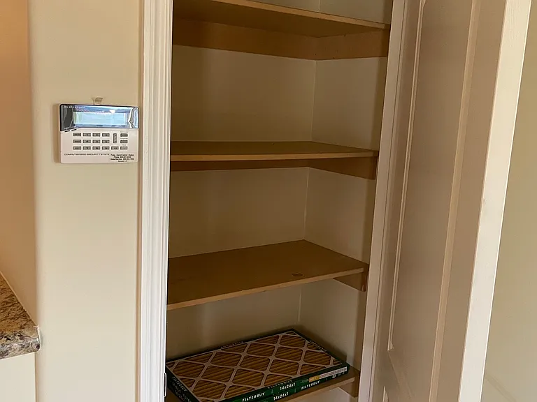 11218 La Maida St #300 — Photo 10