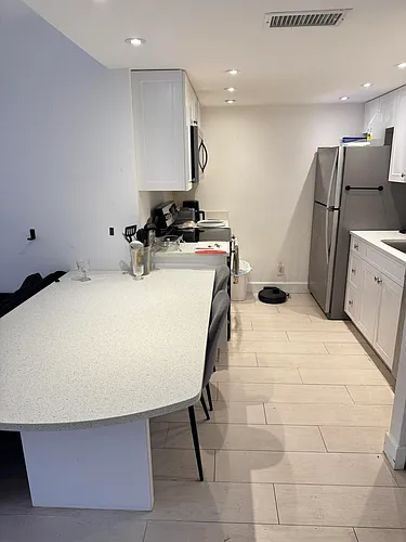 612 Executive Center Dr Photo 1