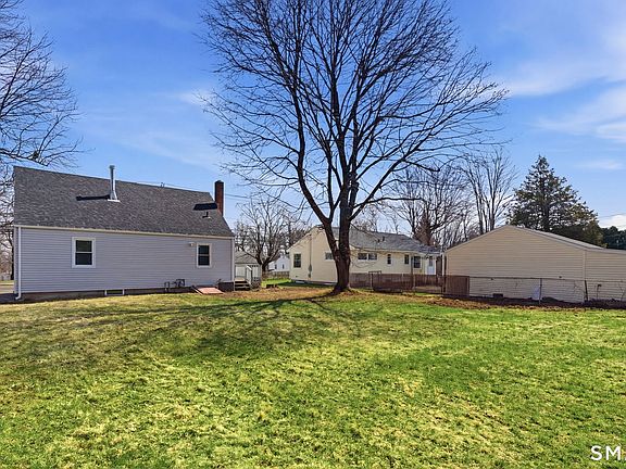 4th image of 900 Slater Road