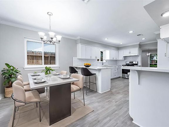 3rd image of 5807 Dumfries Drive