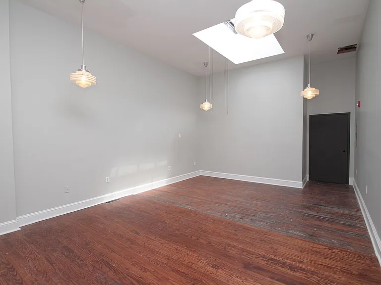 1527 South Street — Photo 14