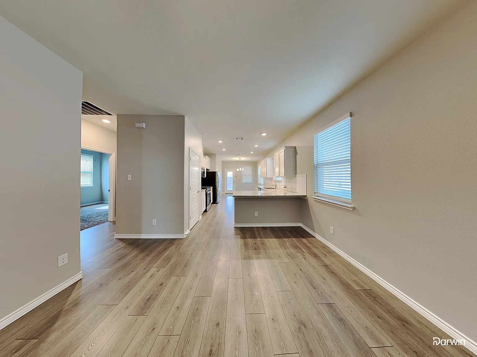 3 bed, 2.0 bath, 1523 sqft, $2,105 — Photo 2