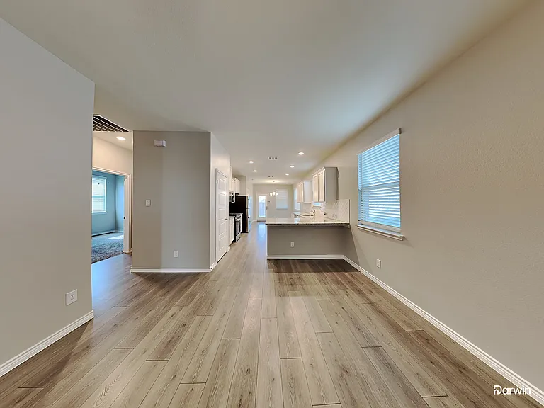 2337 Larimar Dr — Photo 2