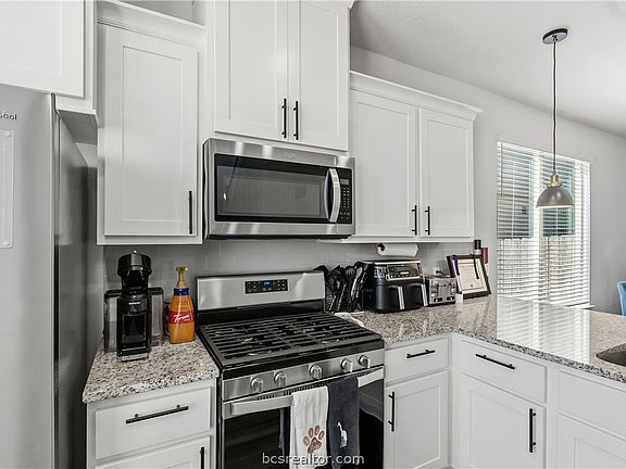 5th image of 807 Double Mountain Rd