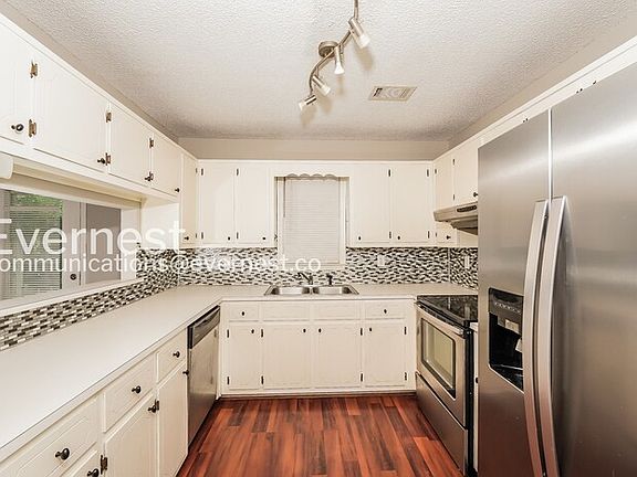 4th image of 2183 Cheshire Dr