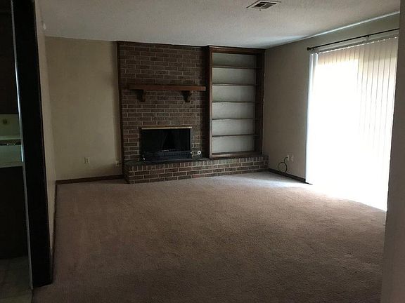 3rd image of 324 SW 72nd St