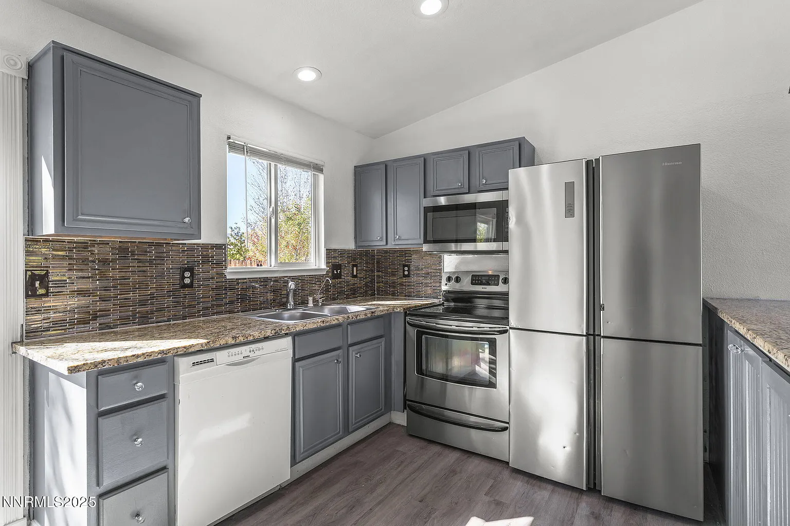 808 Tradewinds Ct photo 1