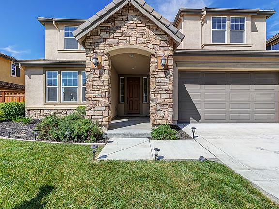 3rd image of 5758 Avellina Dr
