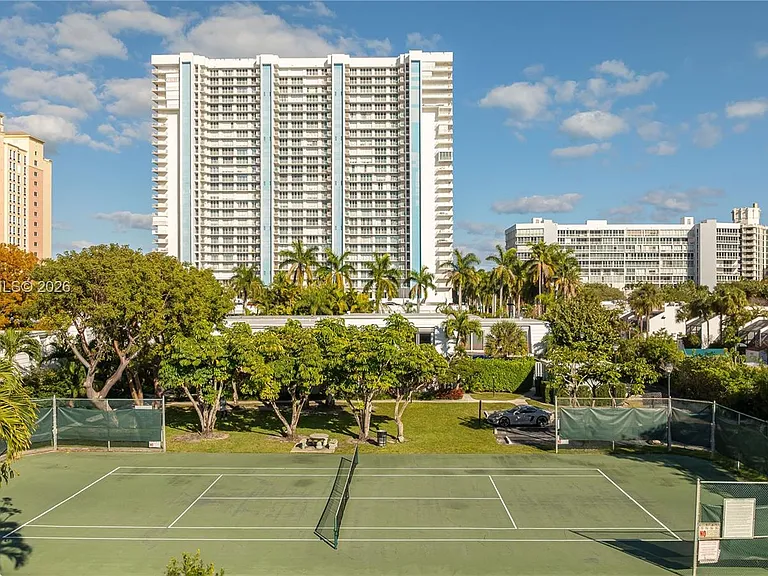 210 Sea View Dr #207 — Photo 40