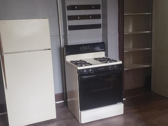 4th image of 4208 Kirby Ave #1