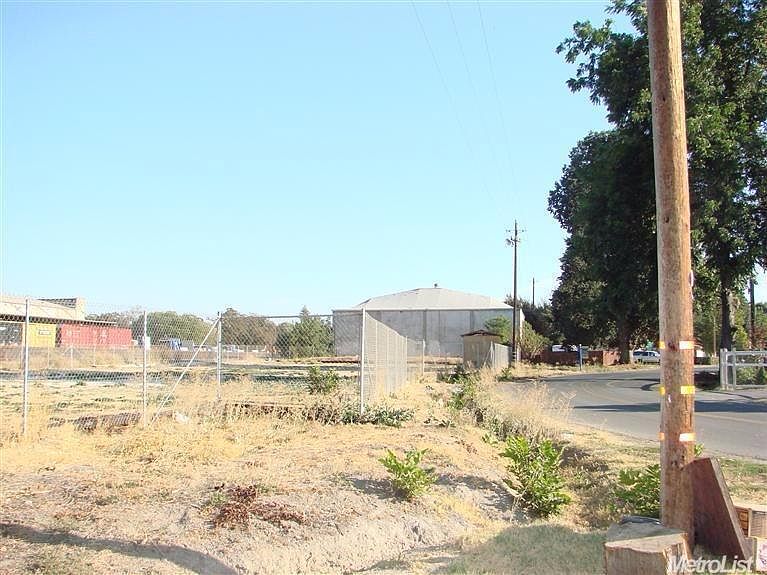 1st image of 26330 N Louisa Ave