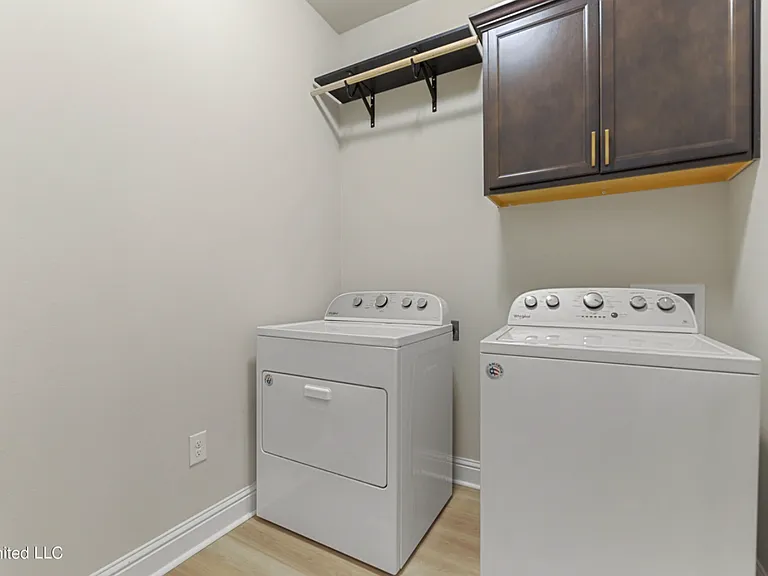 3766 Hamilton Dr — Photo 14
