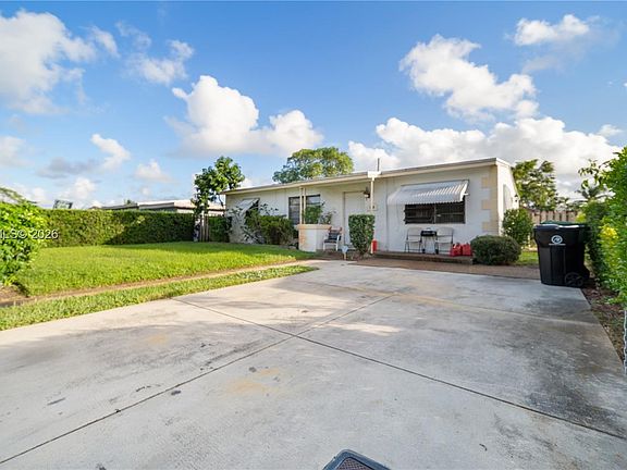 4th image of 1038 NW 11th Ct