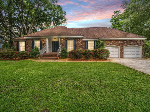 672 Old Plantation Rd, Charleston, SC 29412
