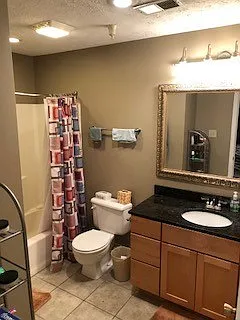 3200 E John Hinkle Pl #D — Photo 7