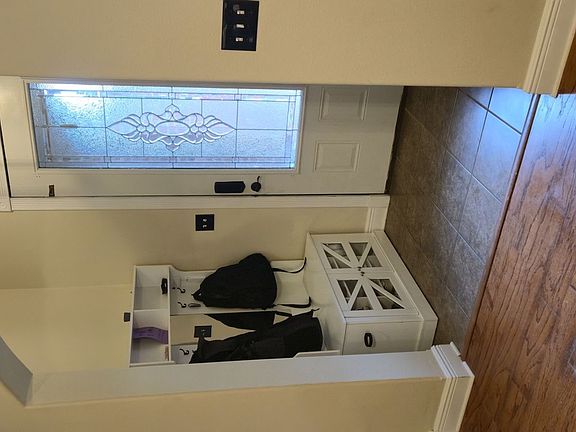 2nd image of 113 W Tyler Ln