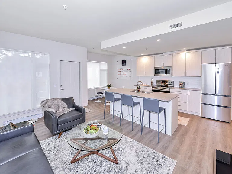 4398 W Saanich Rd #206 — Photo 22