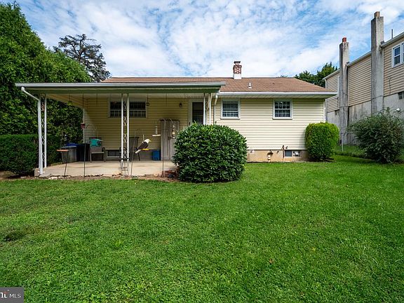 5th image of 3224 Gray St